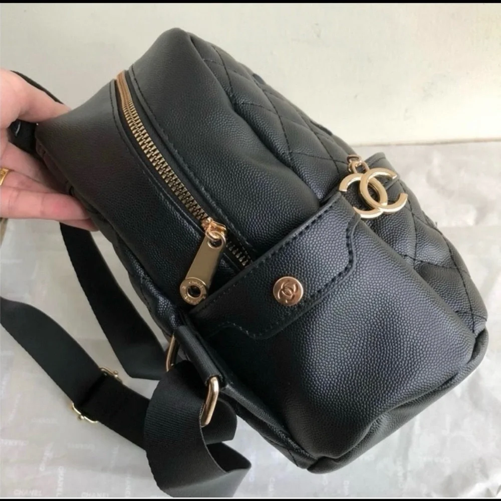 Chanel VIP BACK PACK - Picture 4 of 7